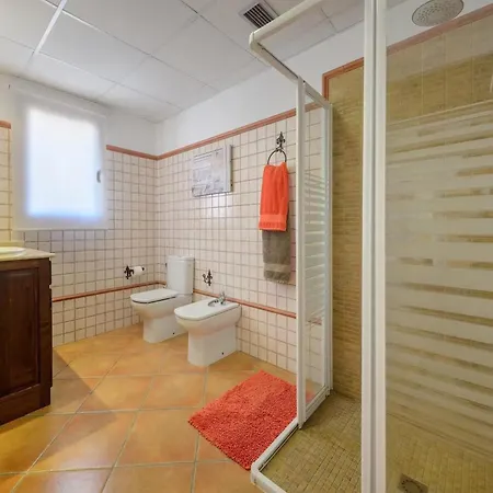 Modern With Pool Near Town Villa *