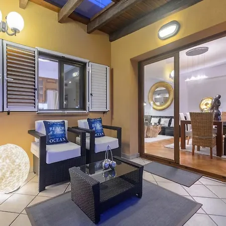 Modern With Pool Near Town Villa